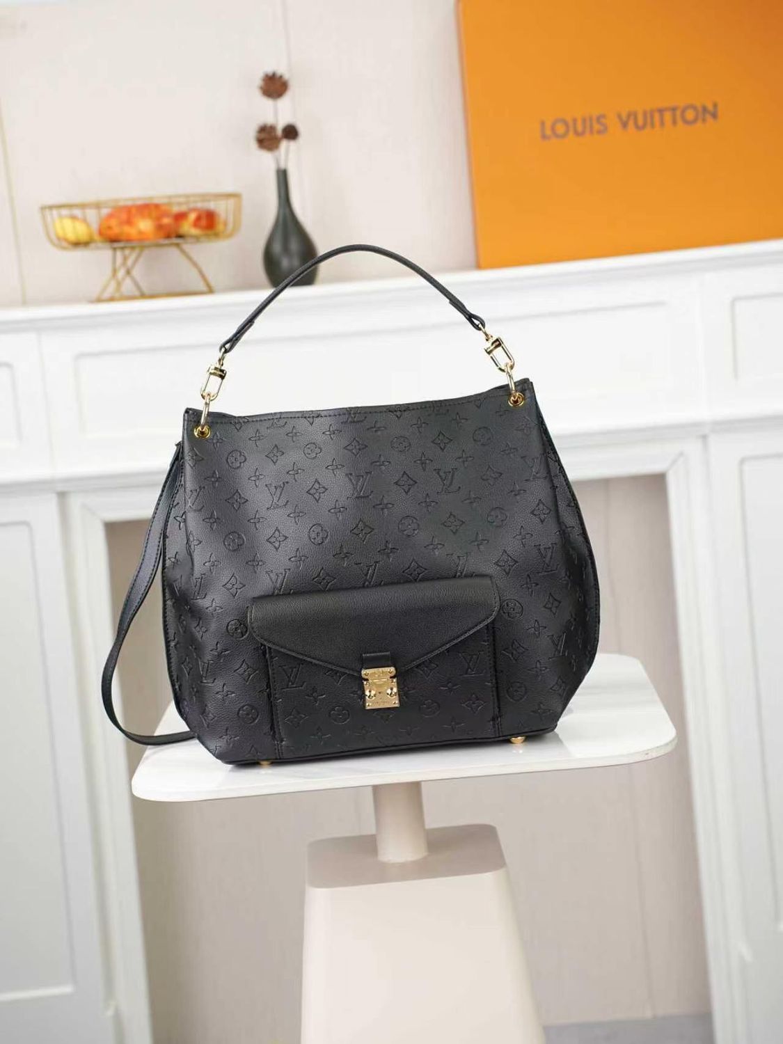 Louis Vuitton women bag LFD02
