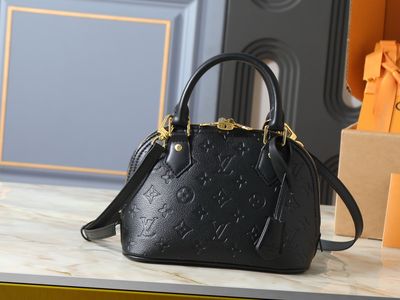 Louis Vuitton women bag LFE01