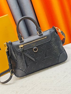 Louis Vuitton women bag LFE06