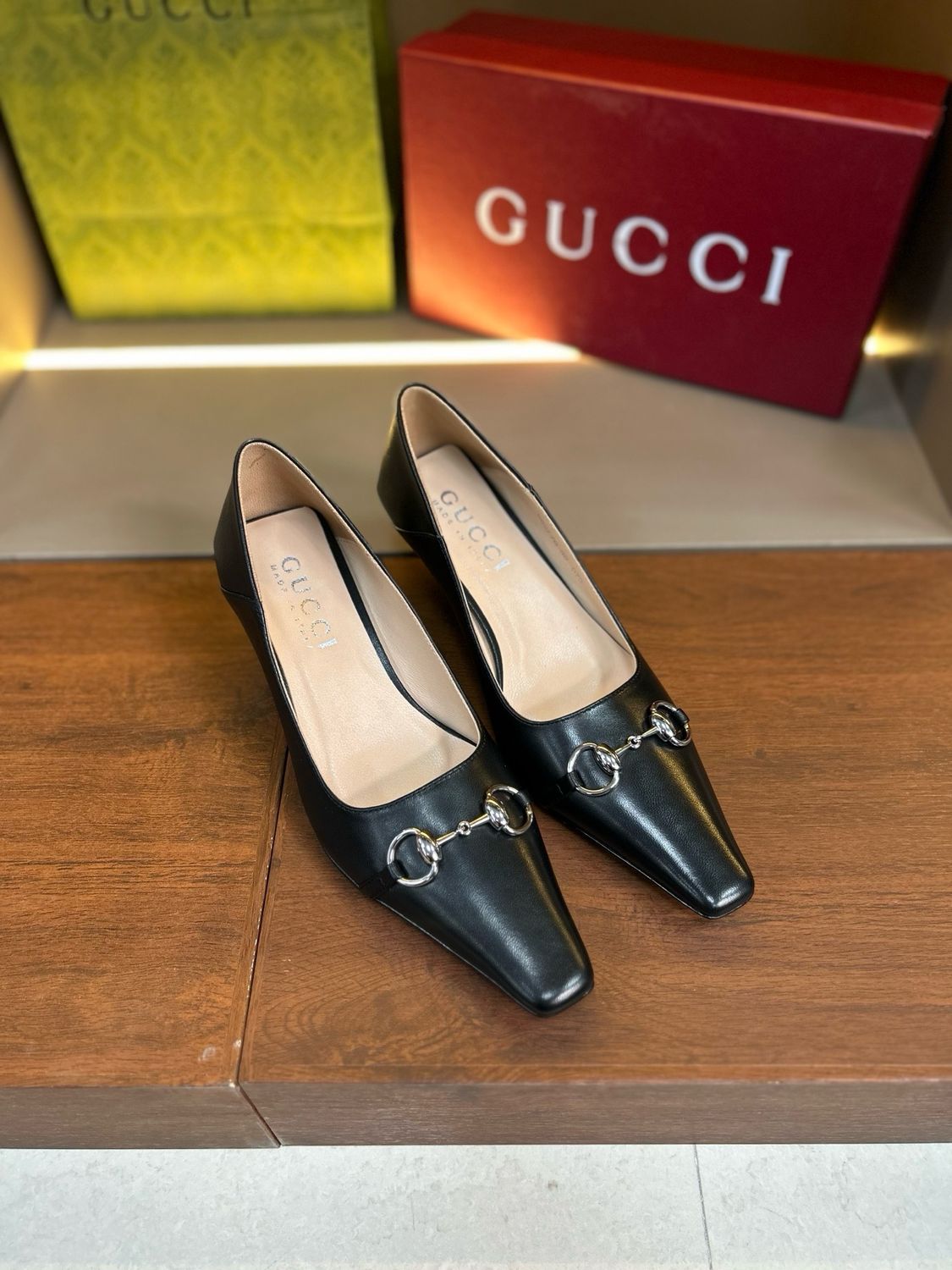 Gucci women high heels GBUE01