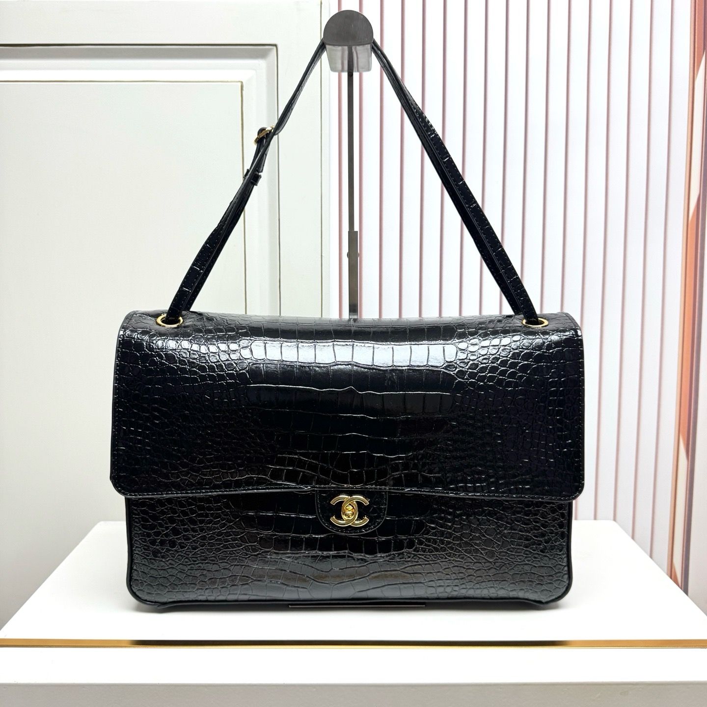 Chanel women bag CBG03