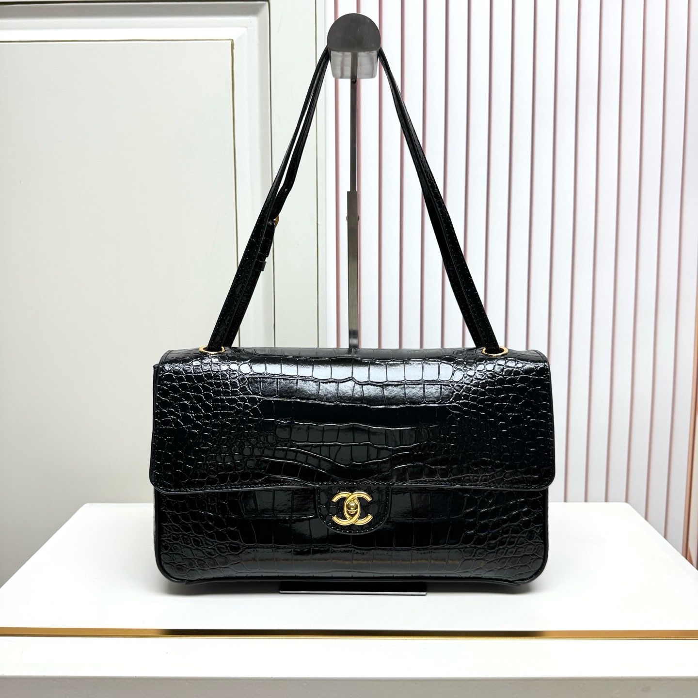 Chanel women bag CBG04