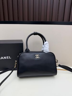 Chanel women bag CBG07