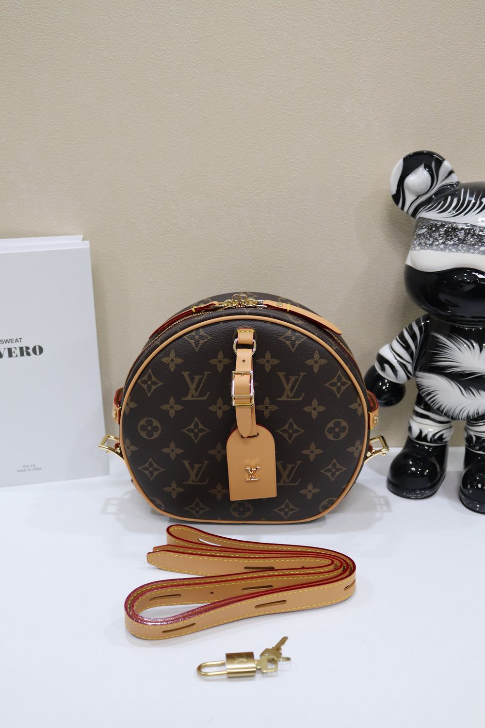 Louis Vuitton women bag LFH03
