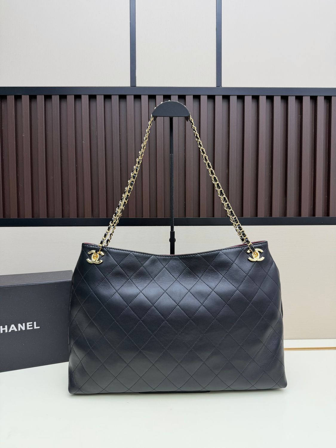 Chanel women bag CBH18