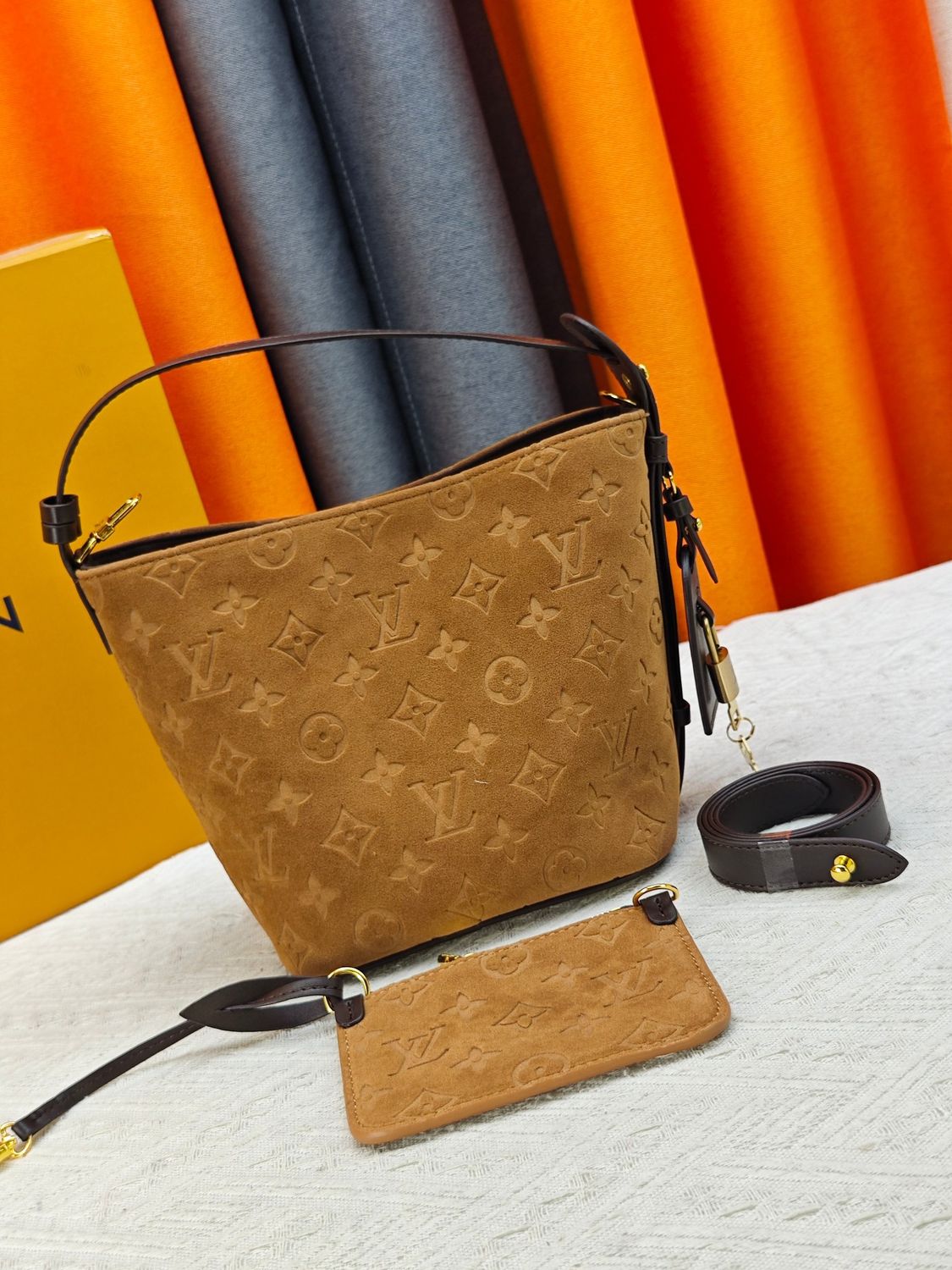 Louis Vuitton women bag LFH09