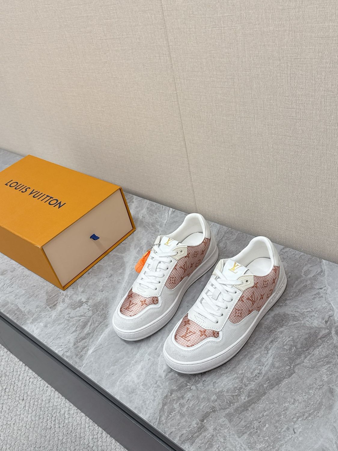 Louis Vuitton women shoes LAOI04