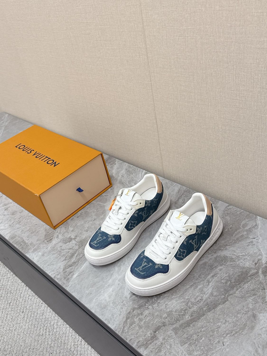Louis Vuitton women shoes LAOI06