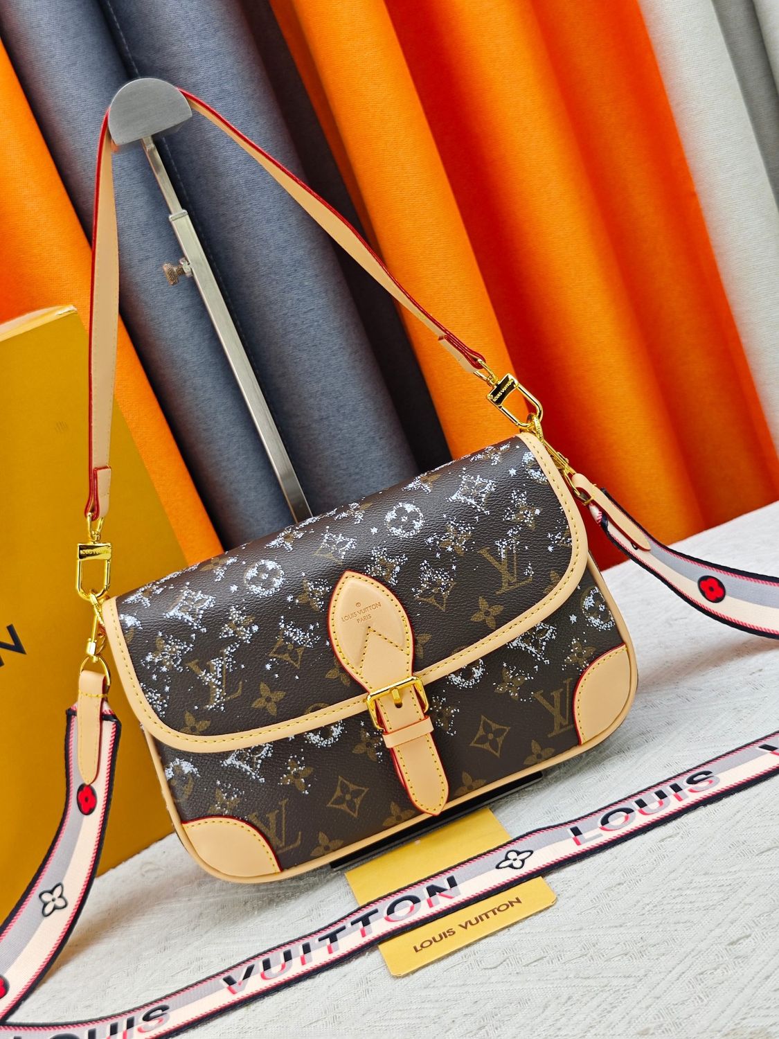 Louis Vuitton women bag LEI07