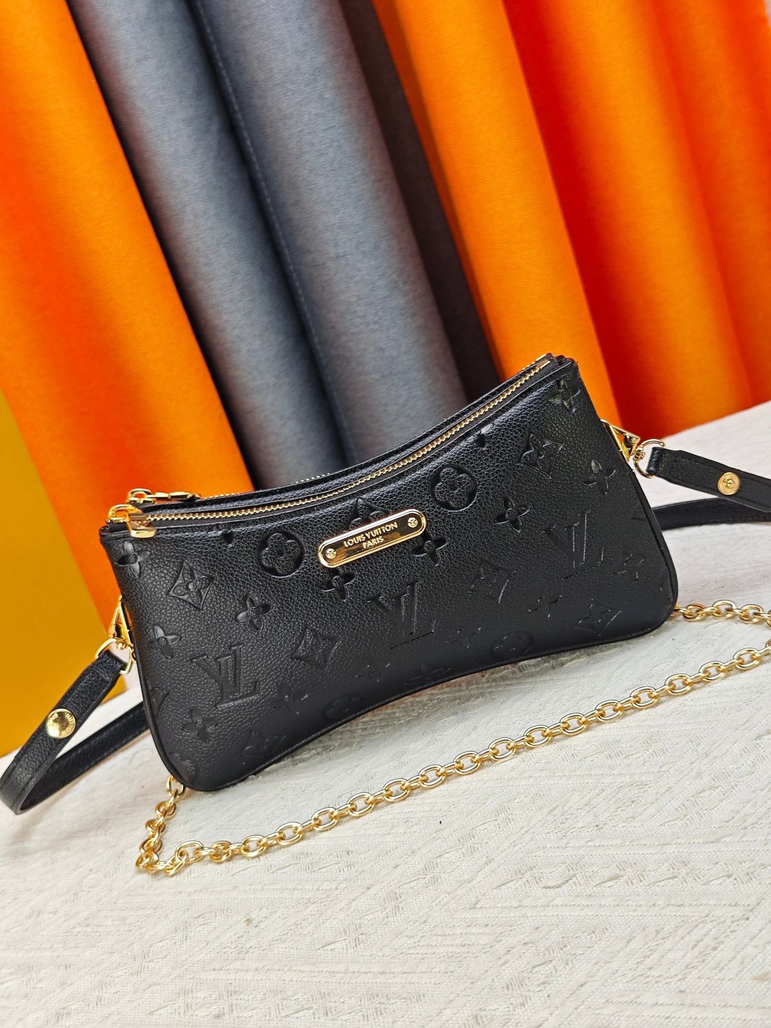 Louis Vuitton women bag LEI04