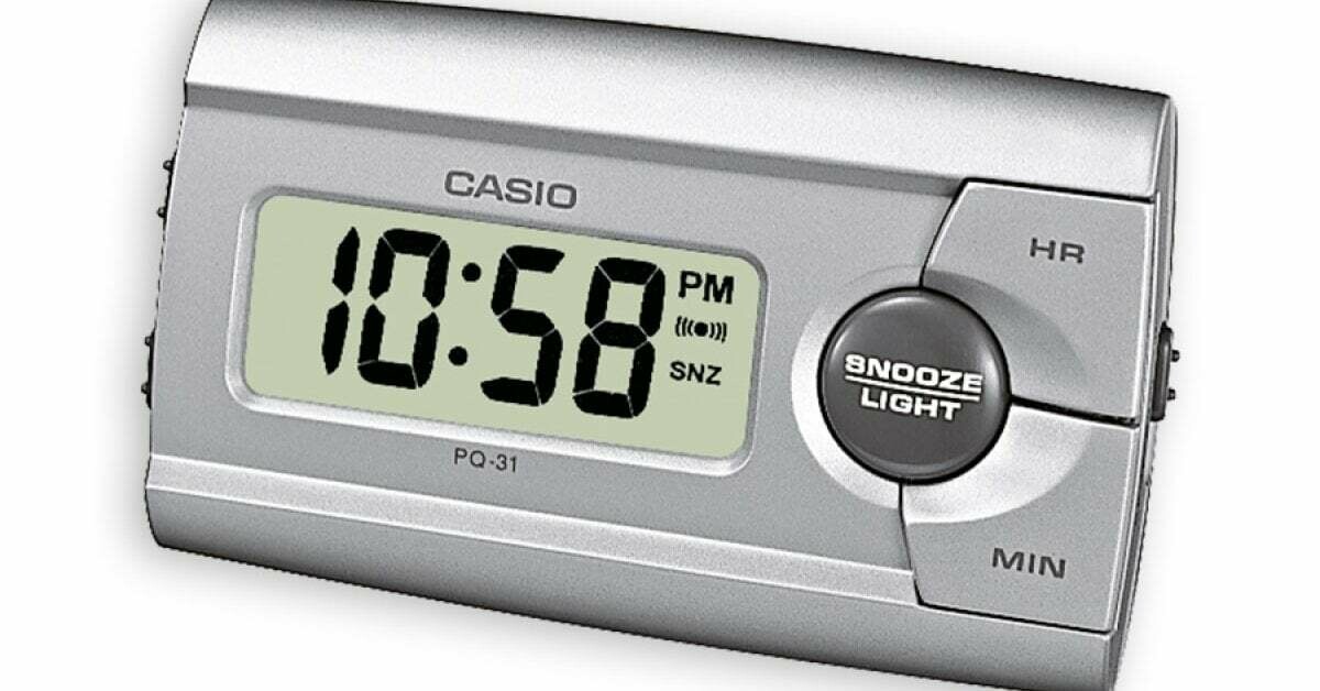 Reloj despertador digital Casio PQ-31-8EF luz led