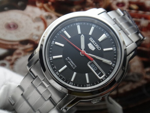 Seiko 5 SNKL83K1 automatic men&#39;s watch with black dial, 37 mm, steel strap, 7s26
