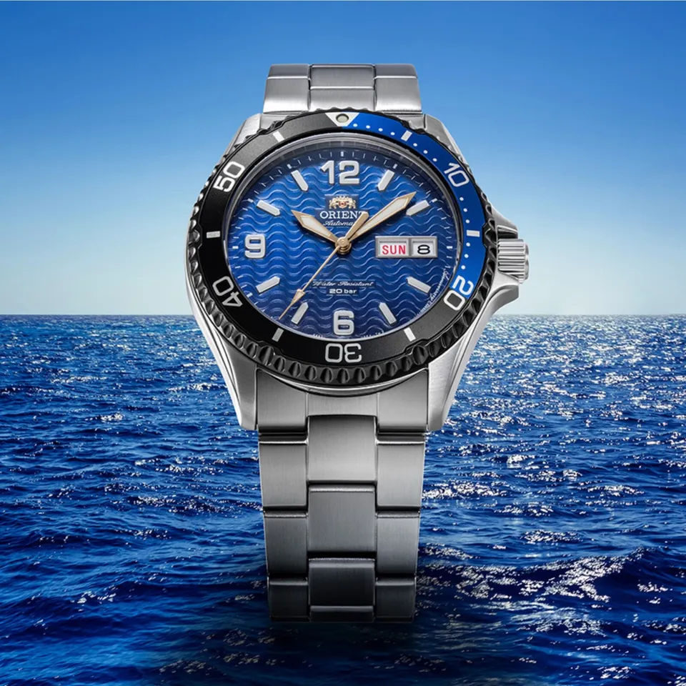 Orient Mako 20th Anniversary RA-AA0822L Limited Edition 41.8mm 200m WR sapphire crystal sapphire crystal strap steel strap