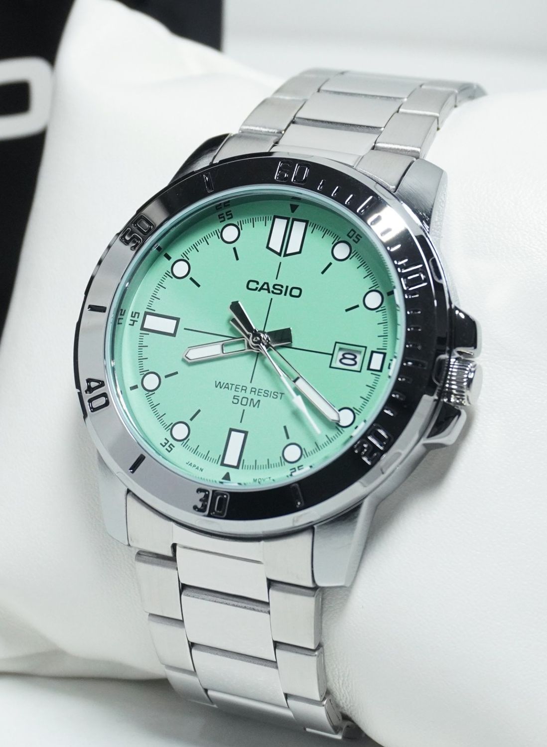 Casio men&#39;s sports watch MTP-VD01D-3E1 45mm 50m WR steel strap