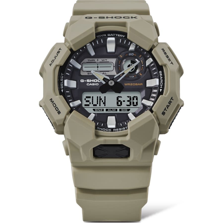 Casio G-Shock GA-010-5AJF JDM 55.1 × 51.9 × 17.5 mm 200M WR Carbon Core Guard 10 years shock-resistant battery JDM (Japanese domestic market)