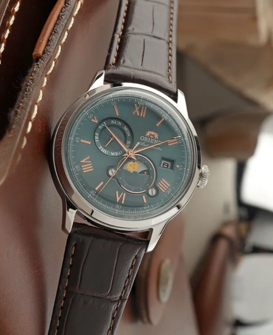 Orient Bambino Sun &amp; Moon Emerald RA-AK0805E 41.5mm automatic watch for men with hand-hacking (manual winding possible) and leather strap