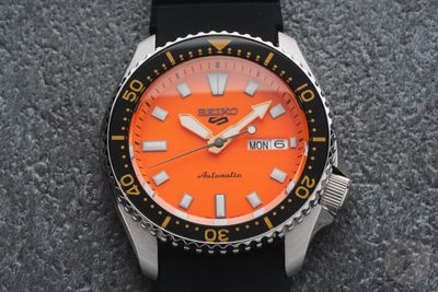 Men’s automatic watch Seiko 5 Sports SKX Series SRPL89K1 “Orange Blaze” 42.5 mm – Orange dial, 100 m, rubber strap