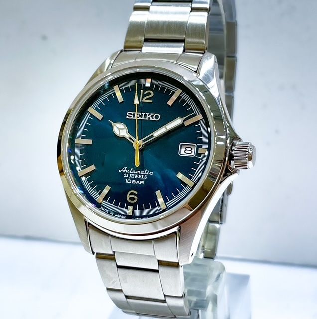 Seiko Tic Tac British Green SZSB036 JDM Limited Edition 35th Anniversary 40mm 100m WR automatic watch for men stainless steel bracelet. Made in Japan. JDM (Japanese domestic market).