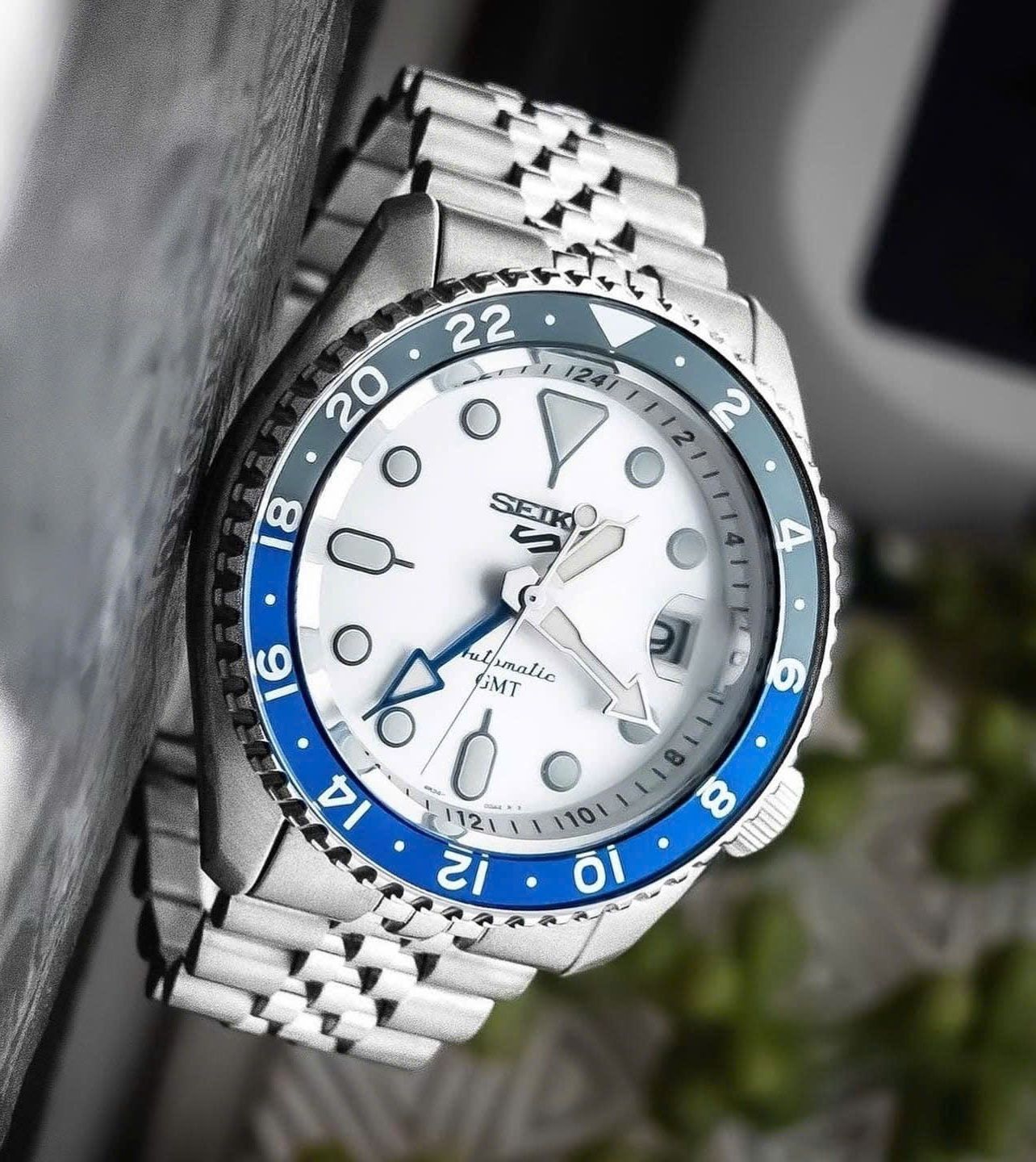 automatic men's watch Seiko 5 Sports ARCTIC BATMAN​ SBSC017 / SSK033 JDM 42.5mm 100m WR steel strap JDM (Japanese domestic market) Made in Japan