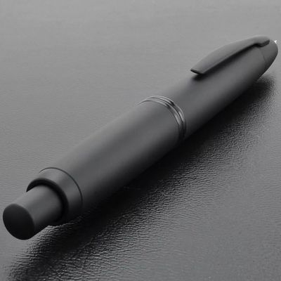 Pilot Capless “Matte Black” (FC-18SR-BM-M) Medium Gold Nib JDM Japan Made + CON-40 JDM adapter (Japanese domestic market)