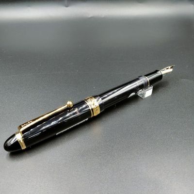 Pilot Custom 823 Fountain Pen FKK-3MRP-TB-M JDM - Smoke (Transparent Black) - Vacuum Filling System - 14K Gold Nib (#15) made in Japan JDM (Japanese Domestic Market)