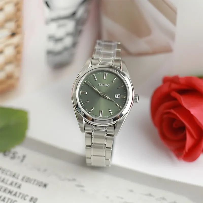 Seiko SUR527P1 men's quartz watch, 40.2 mm, sapphire crystal, 100 m WR, steel strap