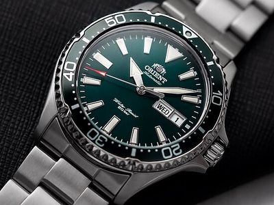 Orient Kamasu RN-AA0808E Men's Automatic Dive Watch (JDM) KANJI - ENGLISH  41.8mm, 200m Water Resistance, Sapphire Crystal, Steel Strap (Japanese Domestic Market)