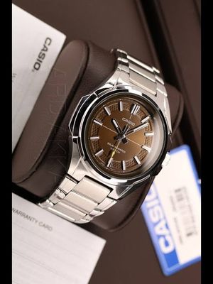 Casio MTP-RS100D-5AV Classic Men's Solar Watch, 46mm, 50m Water Resistance, Steel Strap, Solar-Powered Quartz Movement (powered by solar energy or light) Casio MTP-RS100D-5AV Classic Men's Solar Watch, 46mm, 50m Water Resistance, Steel Strap, Solar-Powered Quartz Movement (powered by solar energy or light)
