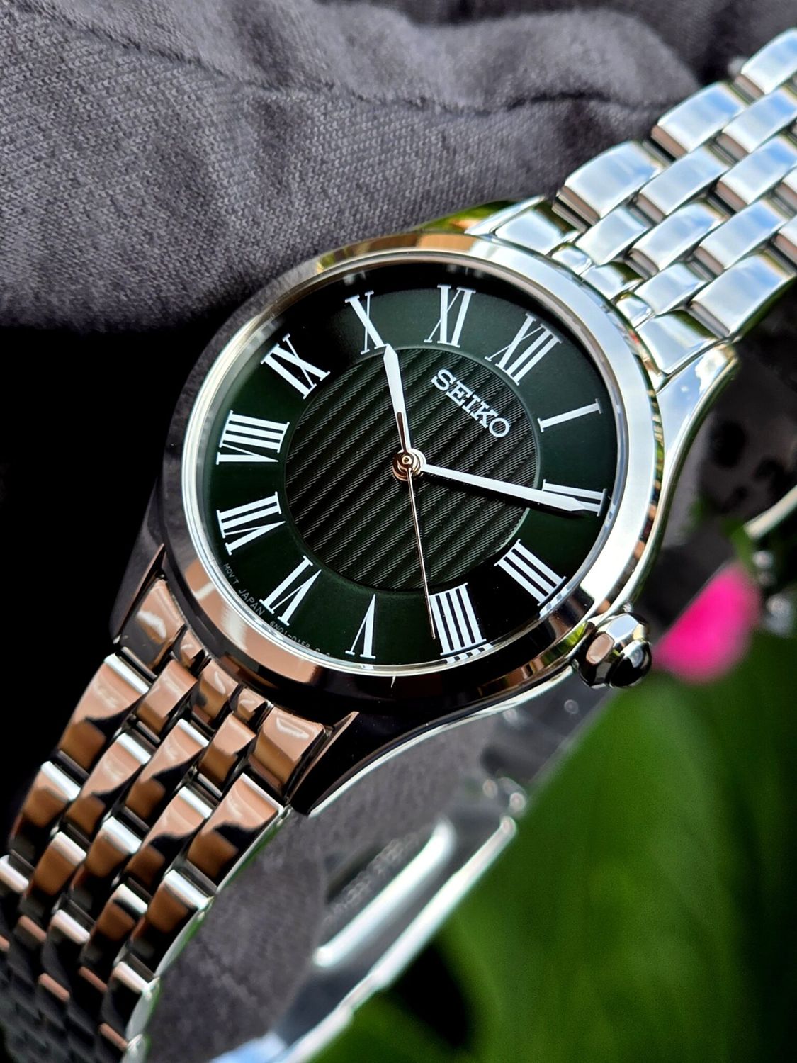 Seiko Classic Emerald Women's Quartz Watch SUR611P1, 29.6 mm, 50 m water-resistant, steel band