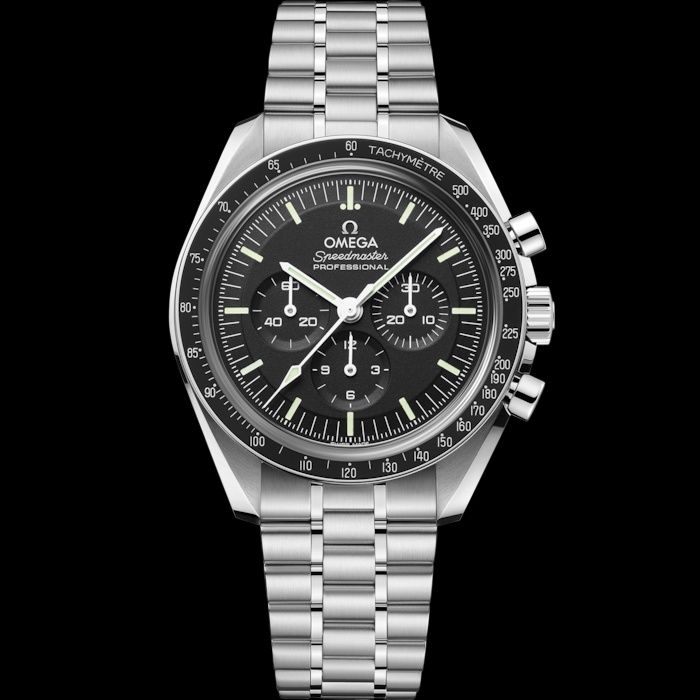 OMEGA Speedmaster Moonwatch Professional 310.30.42.50.01.002 42 mm, stainless steel with stainless steel CAL. 3861 sapphire crystal, domed, scratch-resistant, and with an anti-reflective coating on the inner surface