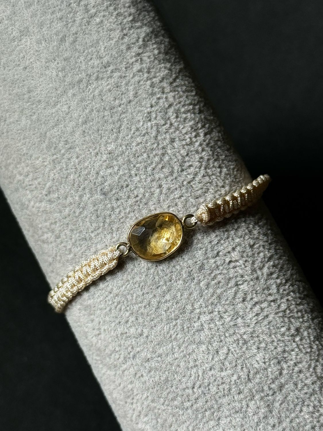 Bracelet Macramé with a Yellow Gem