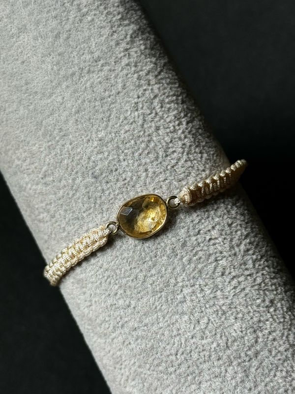 Bracelet Macramé with a Yellow Gem
