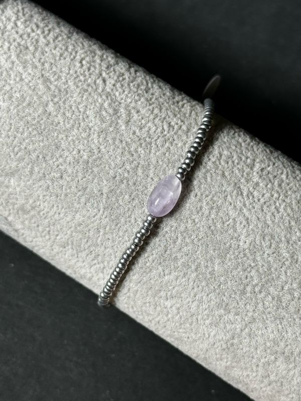 Bracelet Seed Beads with a Pink Gem