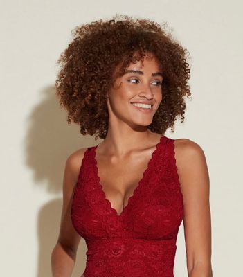 CURVY PLUNGE BRALETTE