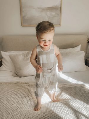 Gunamuna Pocket Romper