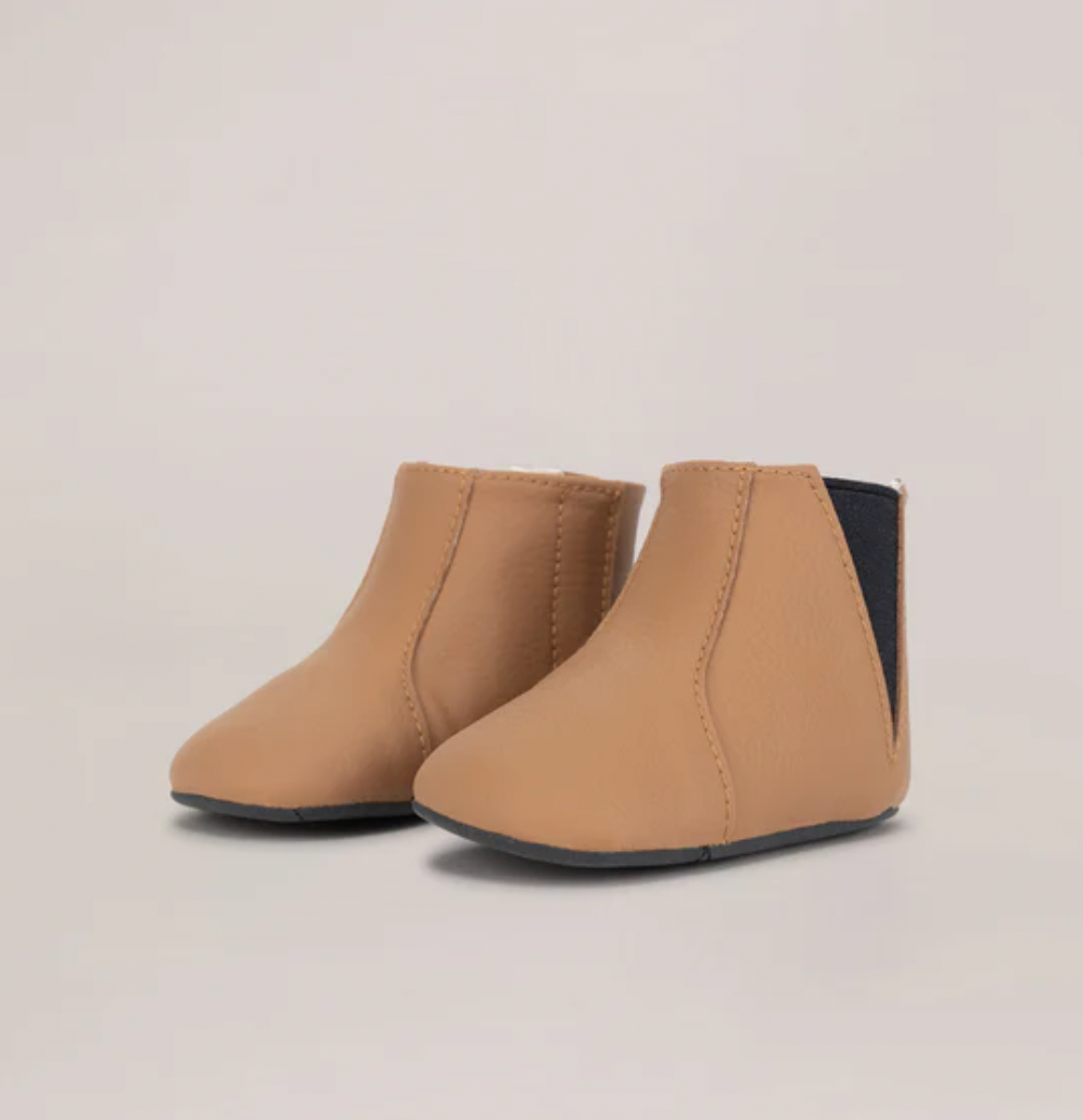 JUJUBE Chelsea Boots, Color: Brown, Size: 1 (3-6)