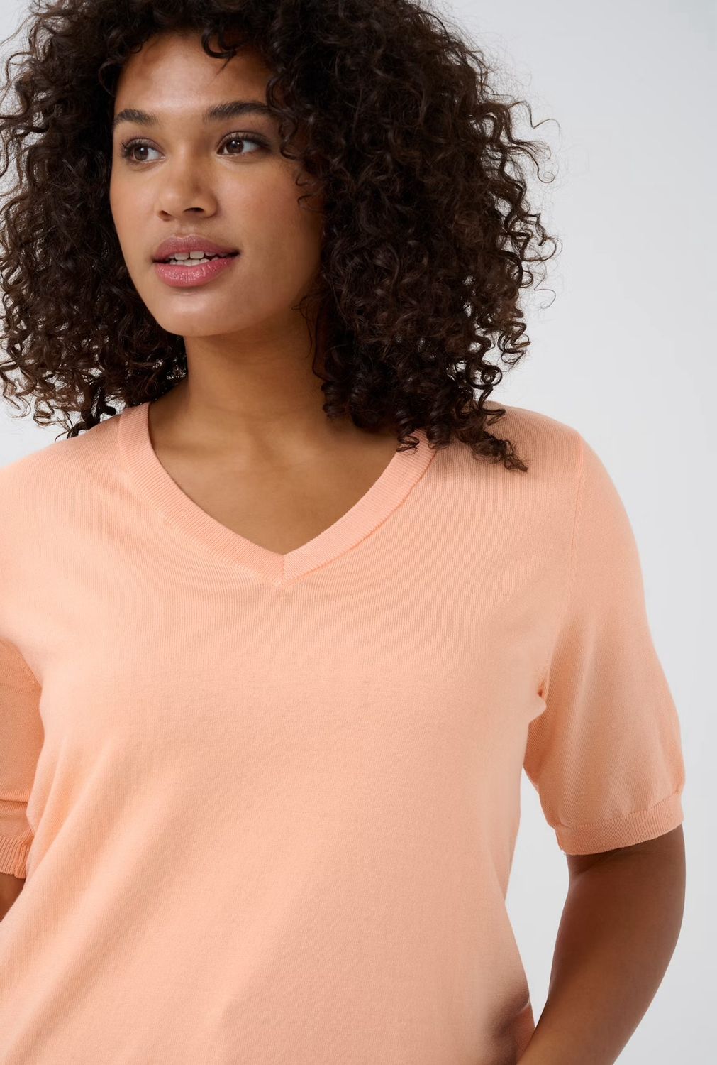 KClizzy V-neck Pullover