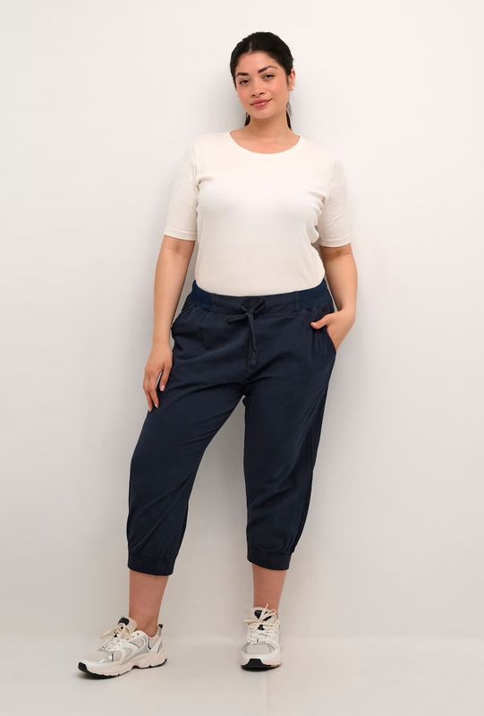 KCnana Capri Pants
