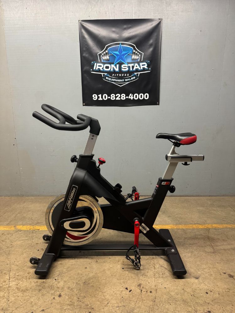 Life Fitness IC2 spin bike