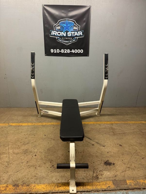 Cybex Flat Bench