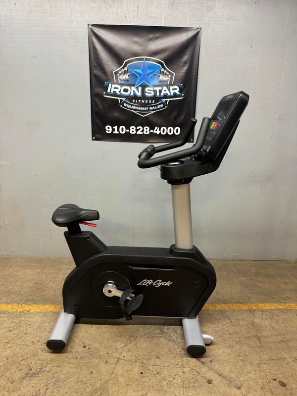Life Fitness Integrity Upright Bike
