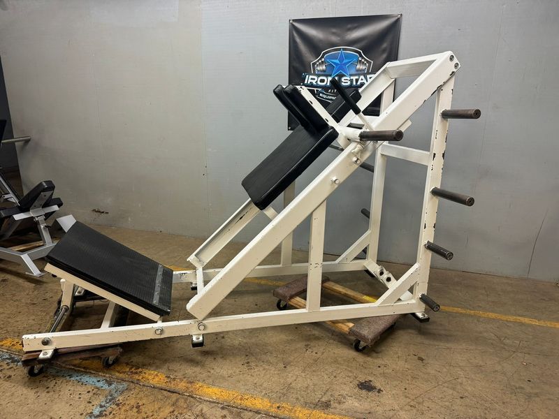 White Hack Squat