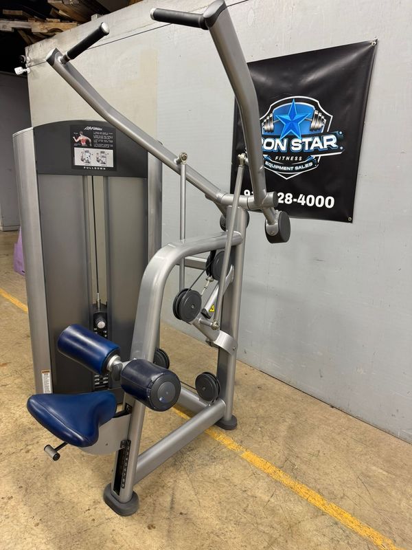 Life Fitness Signature Series Lat Pulldown