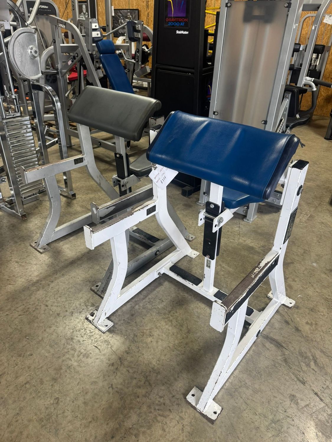 Hammer Strength Preacher Curl
