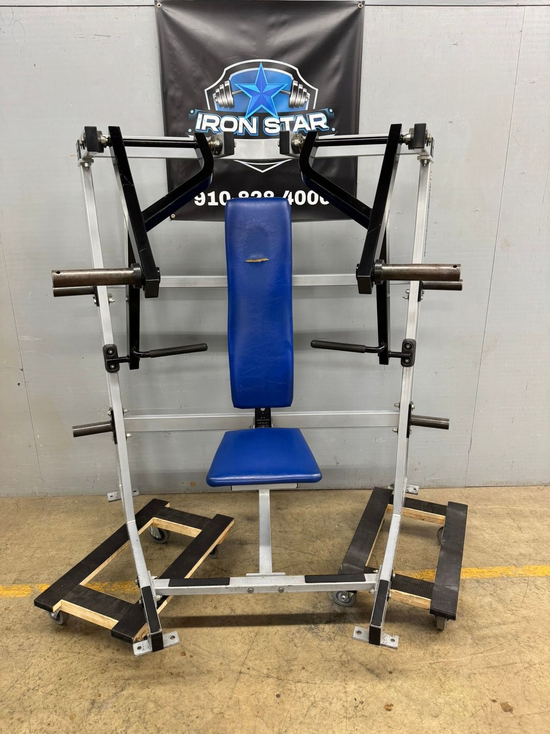 Hammer Strength ISO Lateral Bench Press