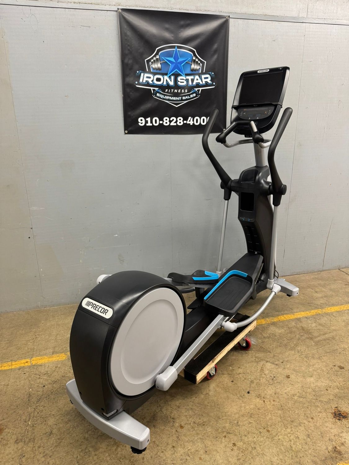 Precor EFX 800-18 Elliptical