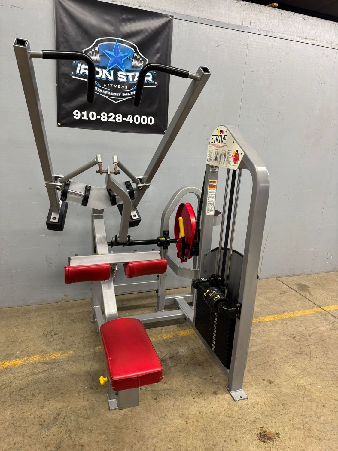 Strive Diverging Lat Pull Down