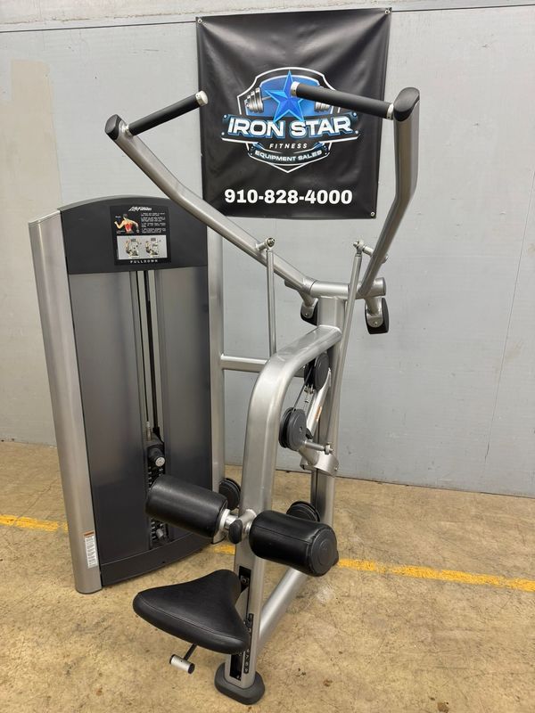 Life Fitness Signature Lat Pulldown