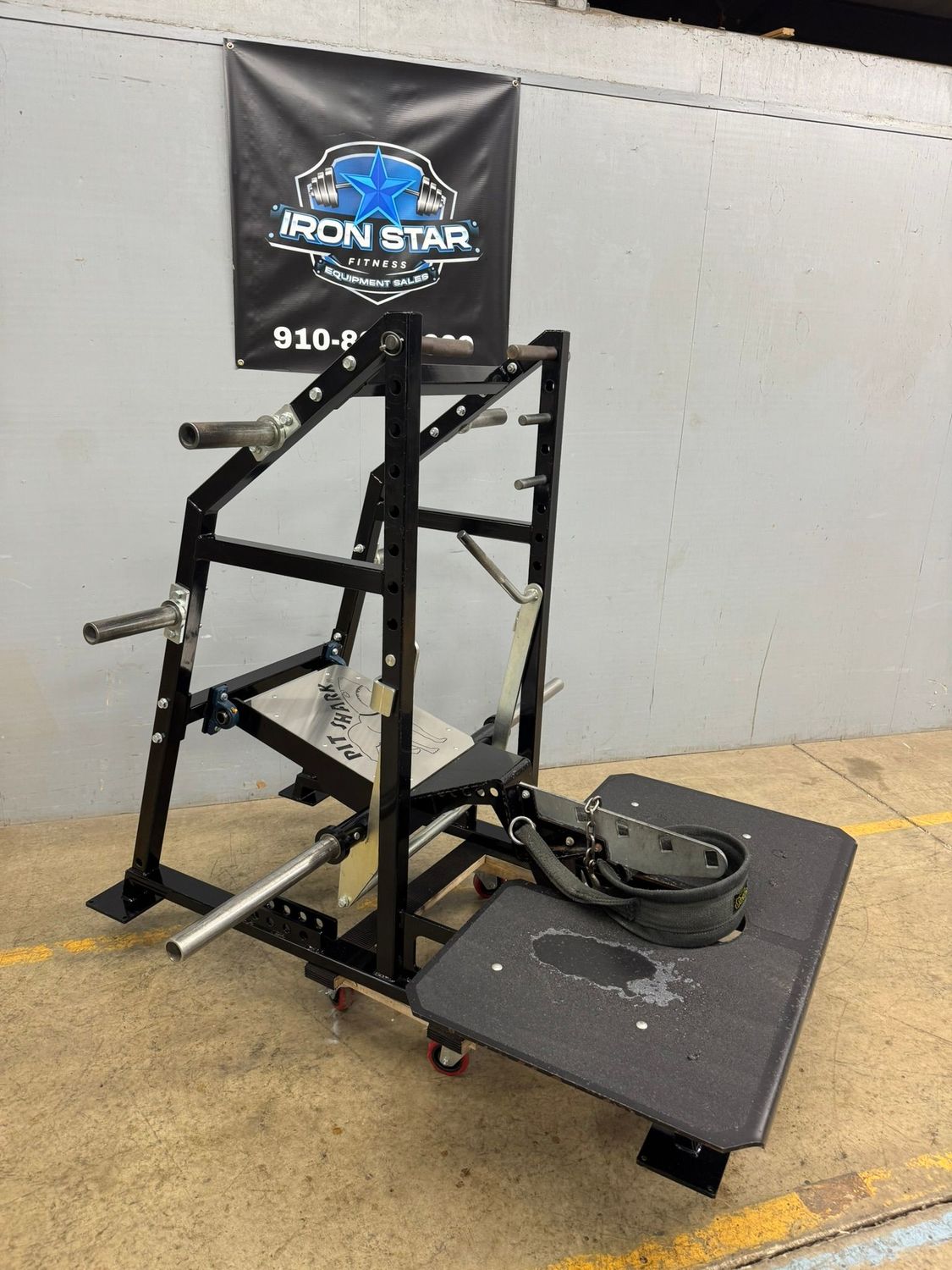 Rogers Pit Shark Belt Squat