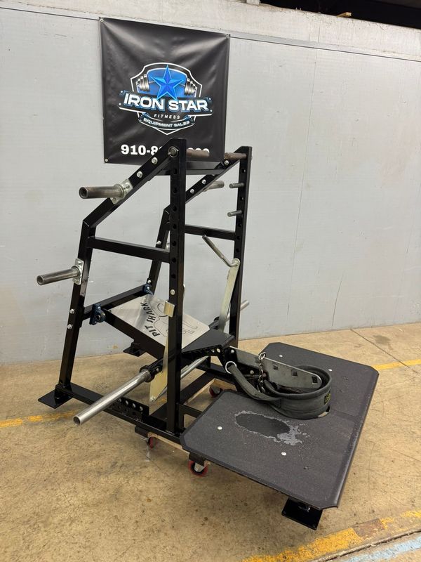 Rogers Pit Shark Belt Squat